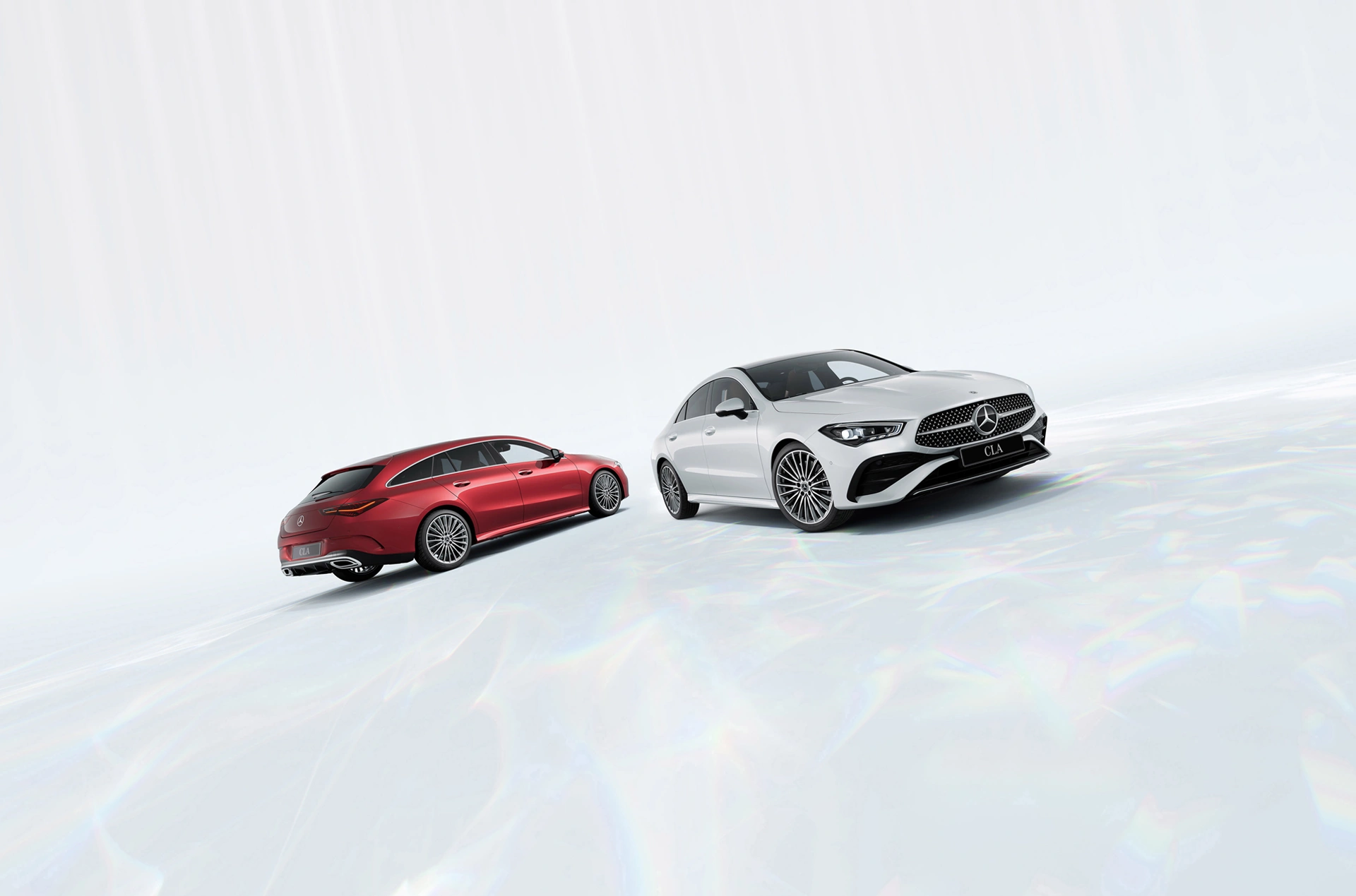 Punainen ja valkoinen Mercedes-Benz CLA henkilöautot Vehon etusivulla.